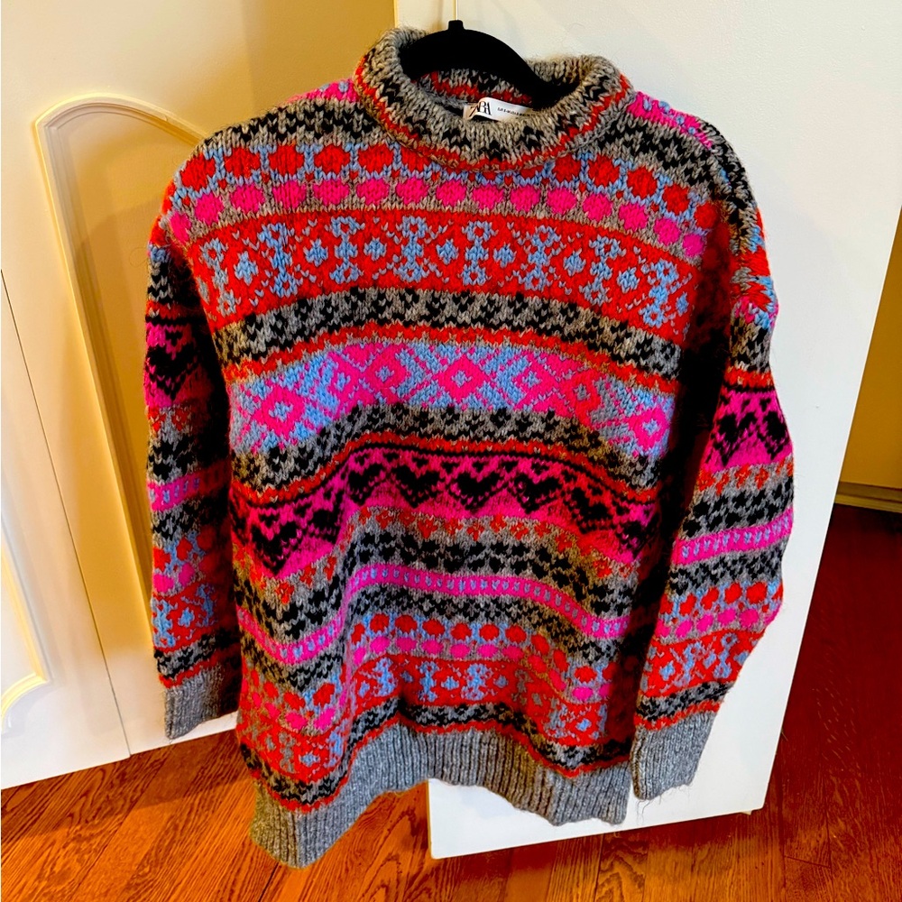 Zara wool sweater - size S-M - great condition. Very warm sweater